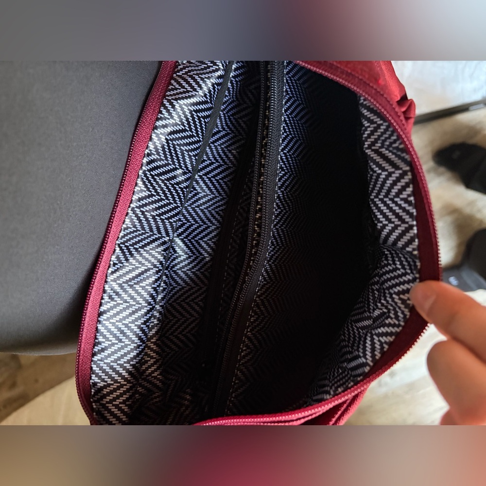 OGIO Brooklyn Red Tablet Purse Cross Body Messenger Bag Satchel Lined - Picture 3 of 7